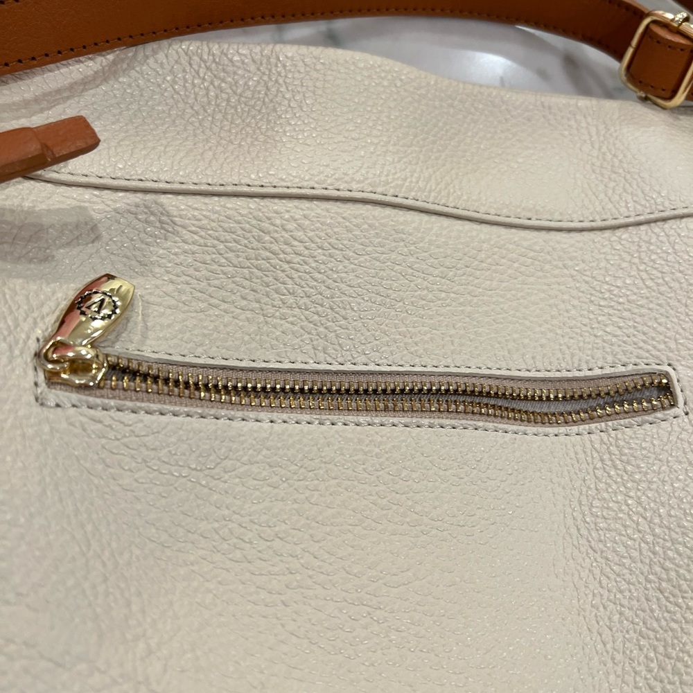 Valentina leather satchel/purse color cream and tan straps . Handles - Picture 2 of 15
